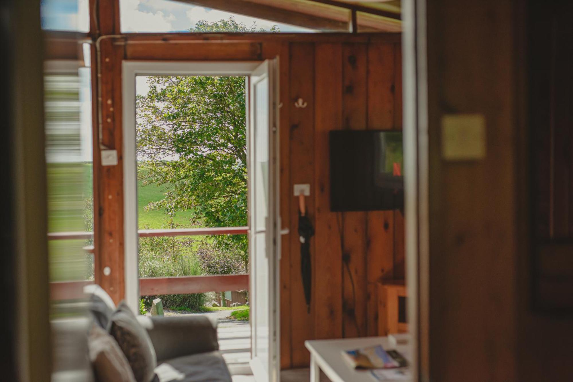 Timber Hill Self Catering Cedar Lodges Broad Haven Εξωτερικό φωτογραφία