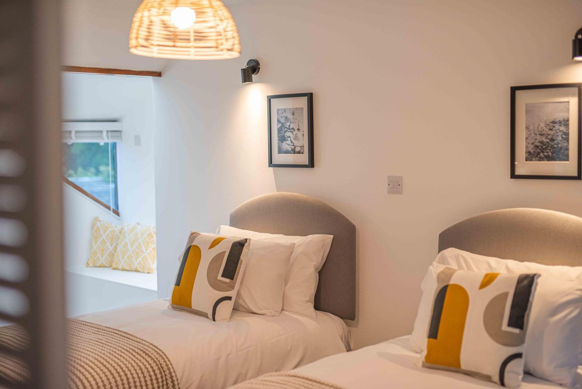 Timber Hill Self Catering Cedar Lodges Broad Haven Δωμάτιο φωτογραφία